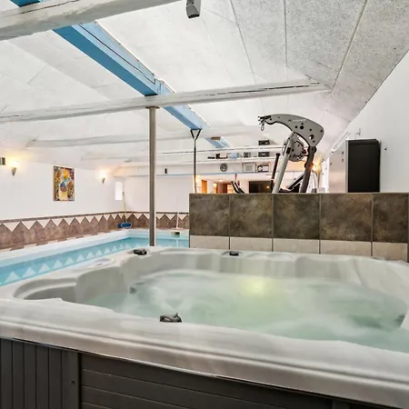 Lovely House With Pool Near Charming Aarhus